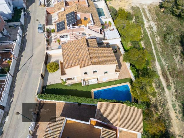Chalet en venta en Pilar de la Horadada, El Pinar de Campoverde. Un chalet con personalidad, pensado para disfrutar cada momento. Chalets Pilar de la.