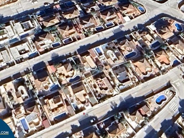 Chalet en venta en Pilar de la Horadada, El Pinar de Campoverde. Villa con terraza, en la provincia de Alicante, en la ciudad de Orihuela Costa. 3 habitaciones 145 m² 9 kilómetros del mar. Chalets.