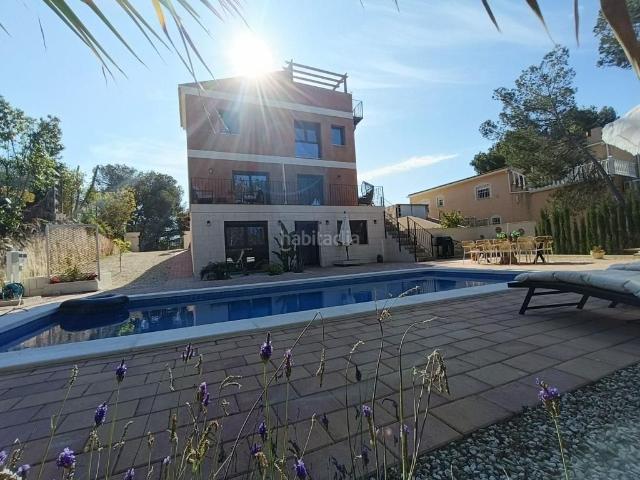 Chalet en venta en Pilar de la Horadada, El Pinar de Campoverde. Villa de lujo con piscina interior y exterior en Pinar de Campoverde Costa Blanca. Chalets Pilar de la.