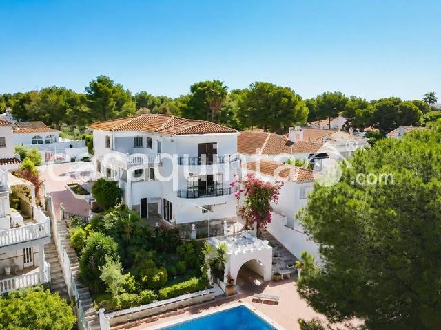 Chalet en venta en Pilar de la Horadada, El Pinar de Campoverde. VILLA INDEPENDIENTE CON VISTAS AL MAR, PISCINA Y PARCELA DE 992 MÂ EN PINAR DE CAMPOVERDE. Chalets Pilar de la.