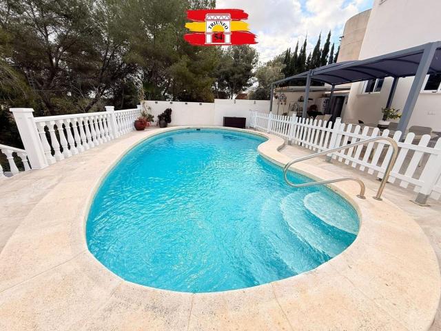 Chalet en venta en Pilar de la Horadada, El Pinar de Campoverde. Exclusiva villa en Pinar de Campoverde amplitud, privacidad y rentabilidad. Chalets Pilar de la.