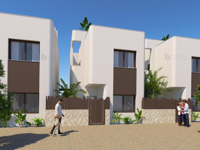 Chalet en venta en Pilar de la Horadada, Mil Palmeras. Villa en Pilar de la Horadada. Chalets Pilar de la.