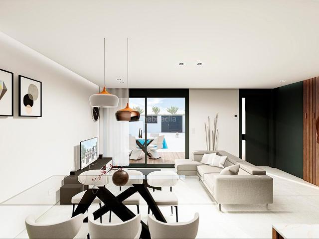 Chalet en venta en Pilar de la Horadada, Pilar de la Horadada Ciudad. Costa Blanca Eiendom tiene el placer de presentar un exclusivo proyecto residencial ubicado en Pilar de la Horadada, Alicante.