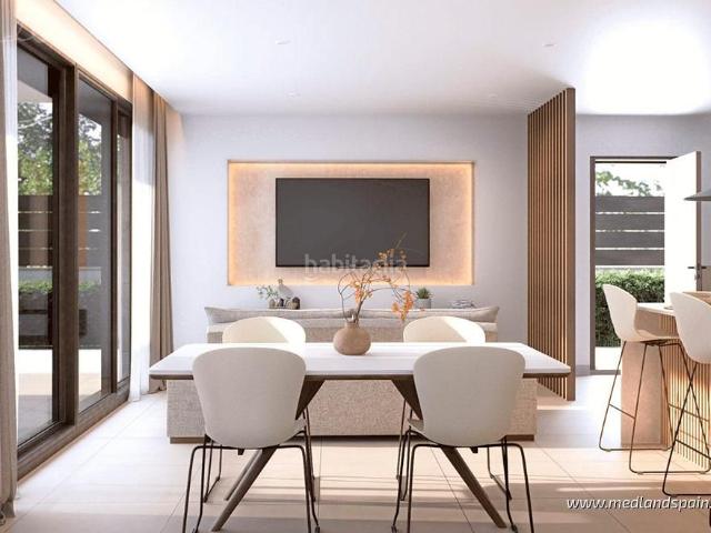 Chalet en venta en Pilar de la Horadada, Pilar de la Horadada Ciudad. Villas con 3 dormitorios, piscina privada y solárium en Pilar de la Horadada. Chalets Pilar de la.