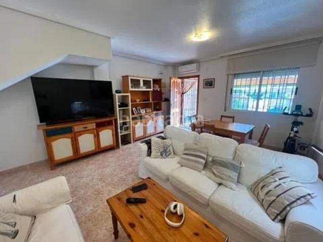 Chalet en venta en Pilar de la Horadada, Pueblo Latino. SE VENDE CAHLET ADOSADO EN TORRE DE LA HORADADA. Chalets Pilar de la.