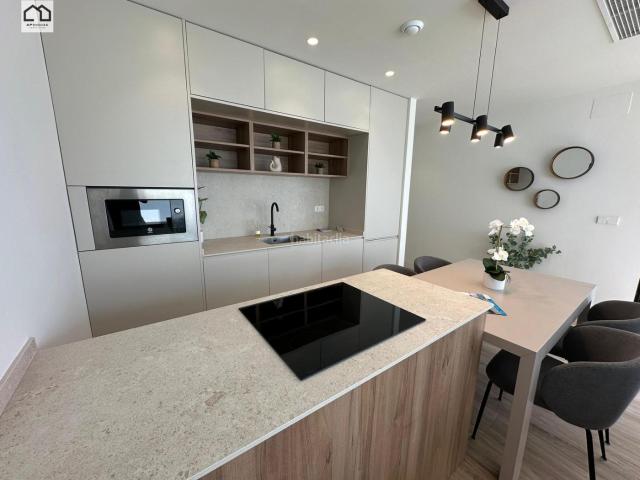 Chalet en venta en Pilar de la Horadada, Torre de la Horadada. APIHOUSE VENDE ESPECTACULAR VILLA EN TORRE DE LA HORADADA. PRECIO 599.000. Chalets Pilar de la.