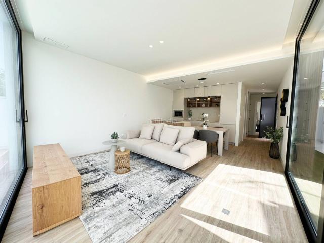Chalet en venta en Pilar de la Horadada, Torre de la Horadada. Villa con piscina y solárium en La Torre de la Horadada. Chalets Pilar de la.