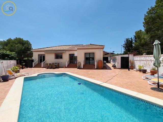 Chalet en venta en Pinar de Campoverde, Alicante Costa Blanca