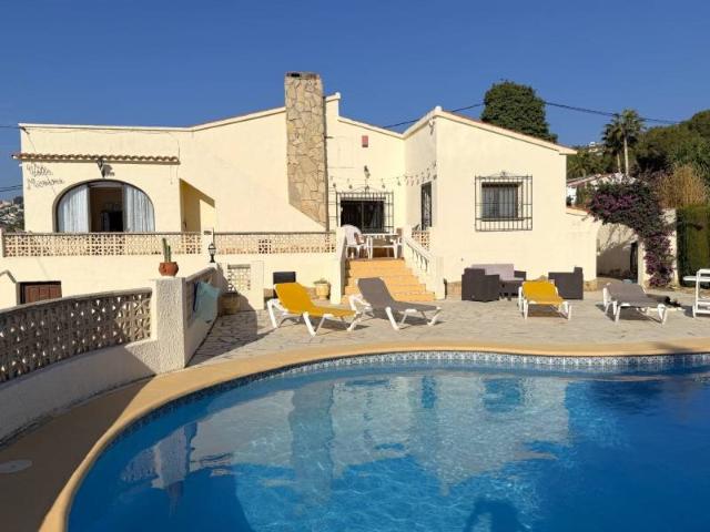 Chalet en venta en Pinar de l'Advocat Chalet en buen estado. 171m² Moraira