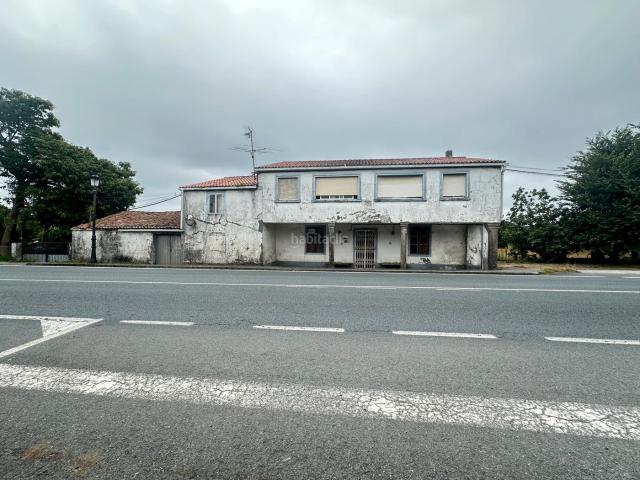 Chalet en venta en Pino O. AGENCIA AMOR VENDE CASA DE PIEDRA CON TERRENO URBANO EDIFICABLE PARA VARIAS VIVIENDAS. Chalets Pino.