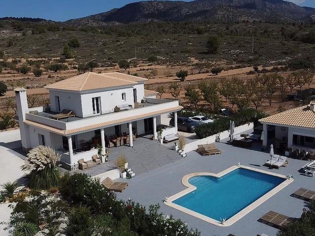 Chalet en venta en Pinoso, Alicante