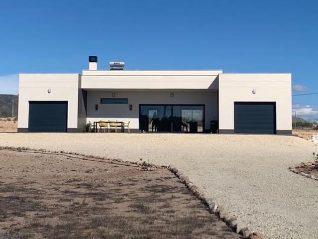 Chalet en venta en Pinoso, Alicante