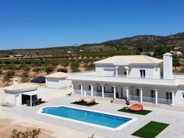 Chalet en venta en Pinoso, Comunidad valenciana