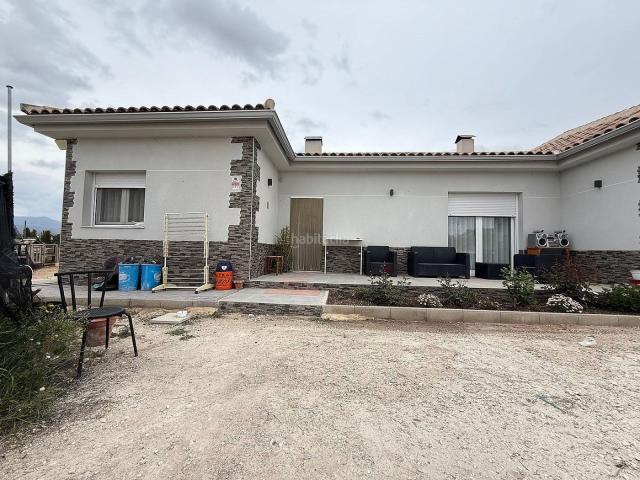Chalet en venta en Pinoso. Hermosa villa en Lel, Pinoso. Chalets.