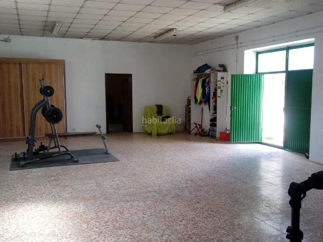 Chalet en venta en Pinoso. INTERESANTE CASA CON TERRENO EN UNA MUY BUENA ZONA EN PINOSO. Chalets.
