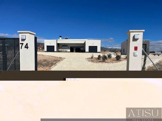 Chalet en venta en Pinoso. PinosoVilla. Chalets.