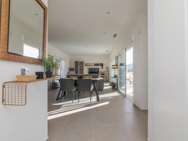 Chalet en venta en Pinoso. VILLA DE ESTILO MEDITERRÁNEO DE NUEVA CONSTRUCCIÓN EN UNA SOLA PLANTA CON PISCINA PRIVADA EN PINOSO. Chalets.