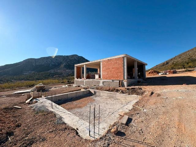 Chalet en venta en Pinoso. Villa en El Canton Obra nueva. Chalets.