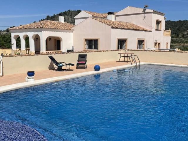 Chalet en venta en Pinoso