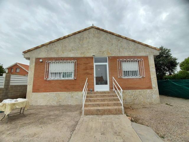 Chalet en venta en Pioz