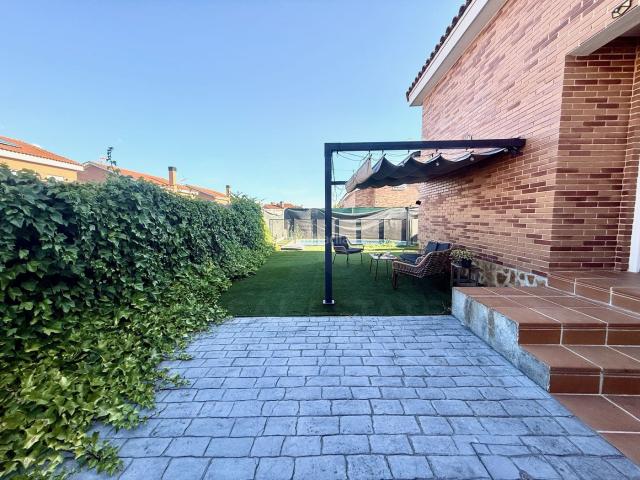 Chalet en venta en Pioz. Chalets.