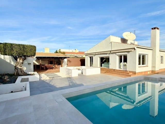 Chalet en venta en Playa de Muchavista, Alicante