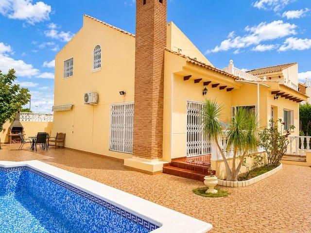 Chalet en venta en La Zenia, Alicante Costa Blanca