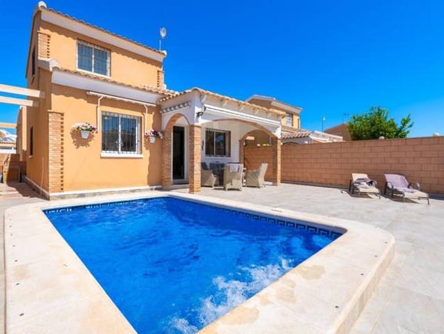 Chalet en venta en Playa Flamenca, Alicante Costa Blanca