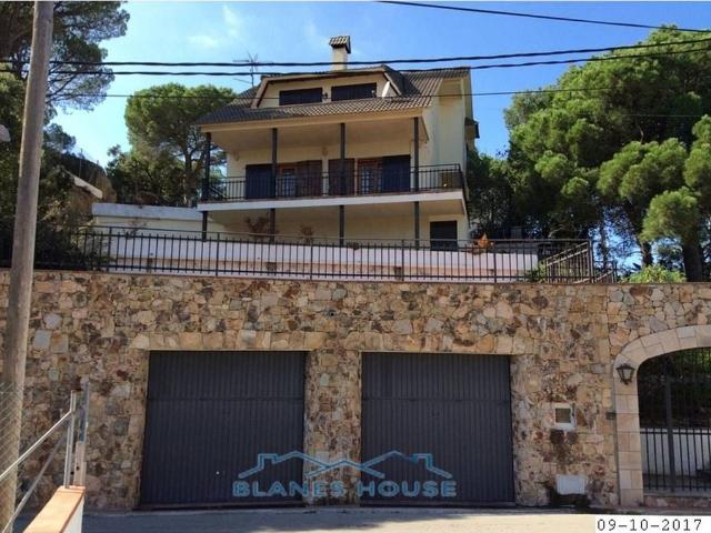 Chalet en venta en plaza De la Torre, Lloret de Mar, de 150 m² 1 habitación por 299.000