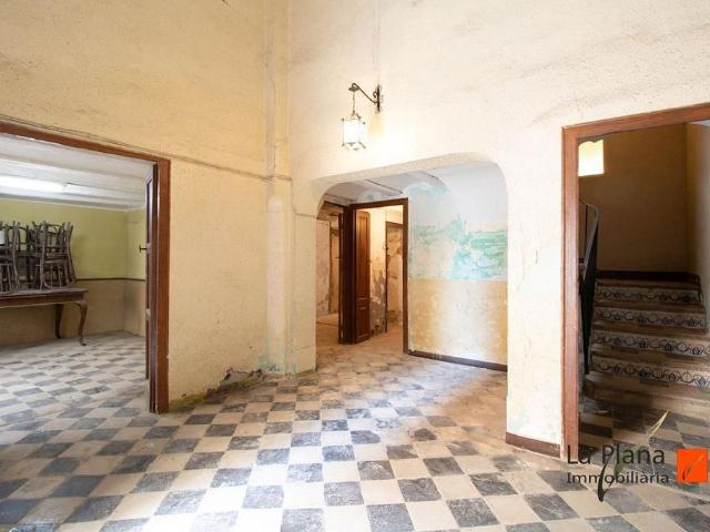 Chalet en venta en Santa Bàrbara, de 700 m² 8 habitaciones por 85.000