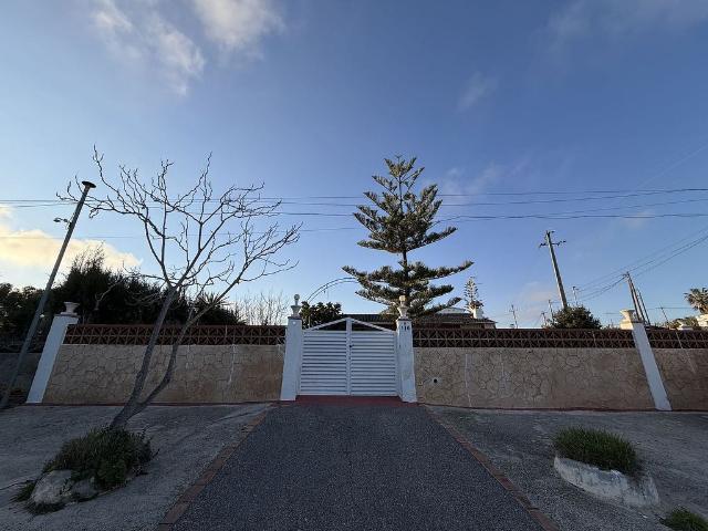 Chalet en venta en plaza Polígon, Vilanova i La Geltrú, de 84 m² 3 habitaciones por 250.000