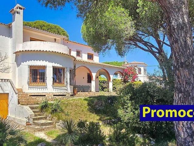 Chalet en venta en plaza Puig Sec, Escala, L´, de 194 m² 5 habitaciones por 580.000