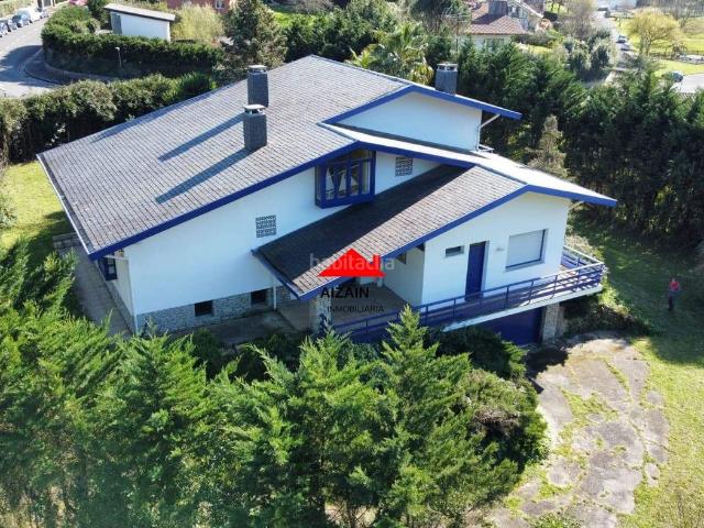 Chalet en venta en Plentzia. Amplio chalet en Isuskiza. Chalets.