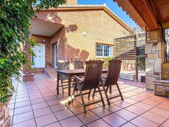 Chalet en venta en Premià de Mar, de 231 m² 5 habitaciones por 780.000