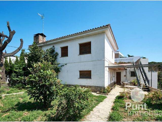 Chalet en venta en Premià de Dalt, de 126 m² 5 habitaciones por 550.000