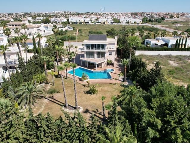 Chalet en venta en Pueblo Bravo, Alicante Costa Blanca