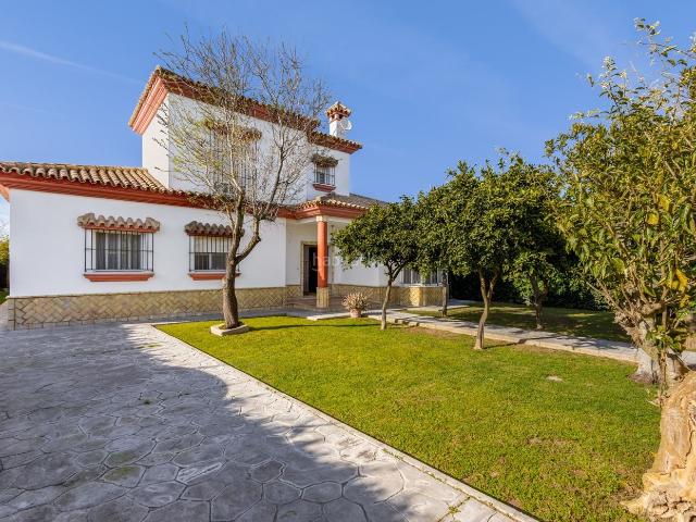 Chalet en venta en Puerto de Santa María El, Cuatro Pinos El Carmen. Chalet Independiente con Piscina. Chalets Puerto de Santa María.