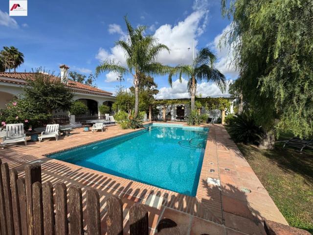 Chalet en venta en Puerto de Santa María El, Carretera de Sanlúcar Sudamérica. VILLA EN EL PUERTO DE SANTA MARÍA. Chalets Puerto de Santa María.