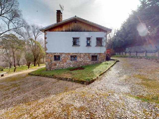 Chalet en venta en Robledo de Chavela. Casa Chalet independiente en venta en CL MARINER IV 3, Robledo de Chavela. Chalets Robledo de.