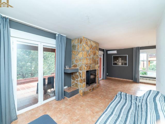 Chalet en venta en Robledo de Chavela. Chalet independiente con piscina. Chalets Robledo de.