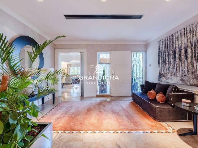 Chalet en venta en Roca del Vallès La. Exclusiva villa con piscina y amplios jardines en La Roca del Vallès. Chalets Roca del Vallès.