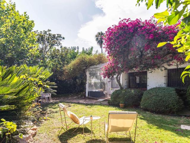 Chalet en venta en Rocafort. Vivienda en una sola planta con jardín y piscina en Rocafort, junto a Santa Bárbara. Chalets.