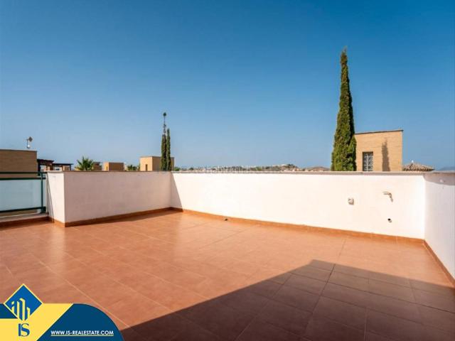 Chalet en venta en Rojales. Villa con piscina comunitaria, en la provincia de Alicante, en Rojales, en la ciudad de Ciudad Quesada. 3 habitaciones 103 m². Chalets.