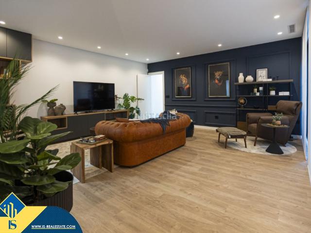 Chalet en venta en Rojales. Casas con piscina privada para construir en la provincia de Alicante, en Rojales, Ciudad Quesada. 3 habitaciones 160 m² 5 kiló. Chalets.