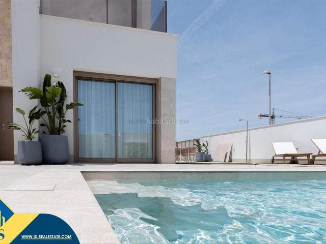 Chalet en venta en Rojales. Casas en construccion con piscina privada, en la provincia de Alicante, en Rojales, Ciudad Quesada. 3 habitaciones 167 m. Chalets.