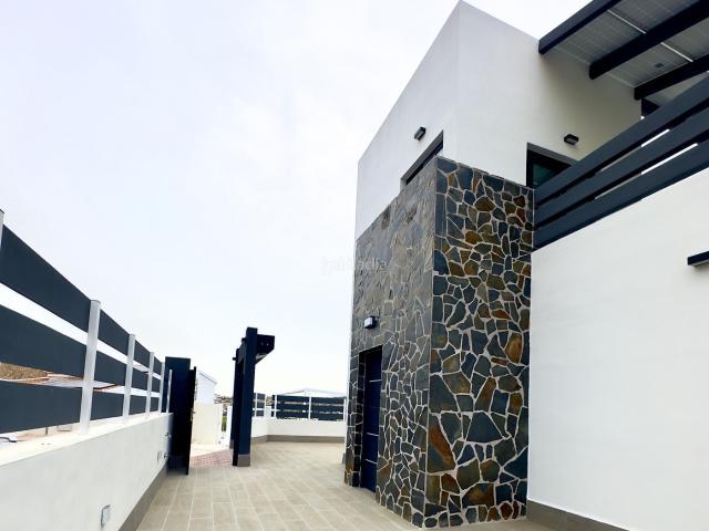 Chalet en venta en Rojales. Independiente en Ciudad Quesada. Chalets.