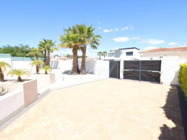 Chalet en venta en Rojales. Chalets.