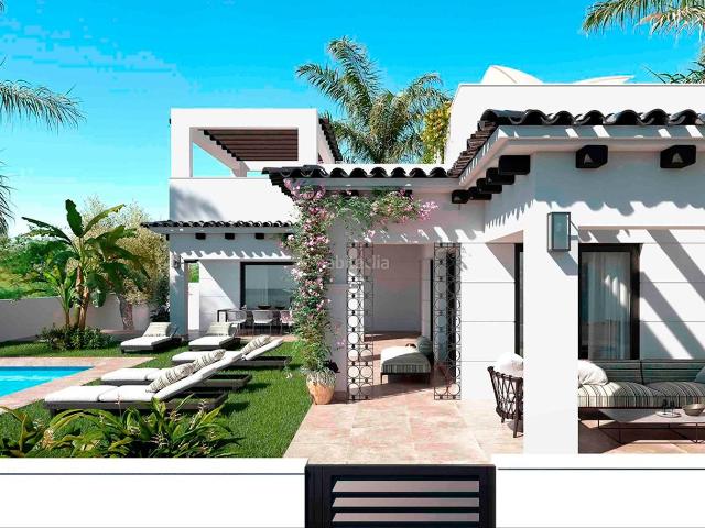 Chalet en venta en Rojales. Costa Blanca Eiendom presenta esta atractiva casa unifamiliar situada en la encantadora zona de Ciudad Quesada, un entorno tranqui. Chalets.