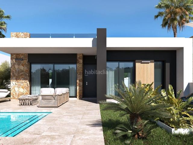 Chalet en venta en Rojales. Costa Blanca Eiendom se enorgullece de presentar este exclusivo proyecto de villas de Obra Nueva en Ciudad Quesada.Le invitamos a. Chalets.
