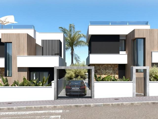 Chalet en venta en Rojales. Costa Blanca Eiendom se enorgullece de presentar este exclusivo proyecto de villas de Obra Nueva en Ciudad Quesada.Le invitamos a. Chalets.